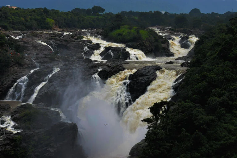 Top 10 Waterfalls in Maharashtra for a Perfect Monsoon Getaway