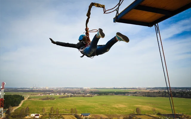 Bungee-Jumping-Around-The-World
