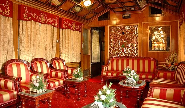 palaceonwheels