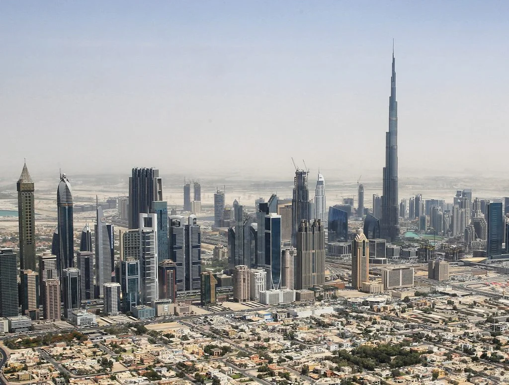 Dubai, Emerged Oasis in the Desert