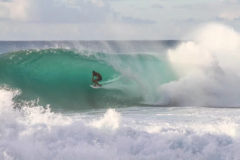Surf Boarding – Ride Massive Sea Waves