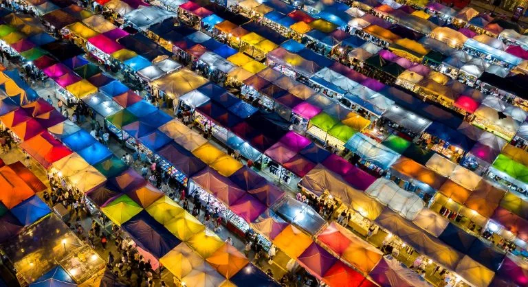 Rot Fai Train Market